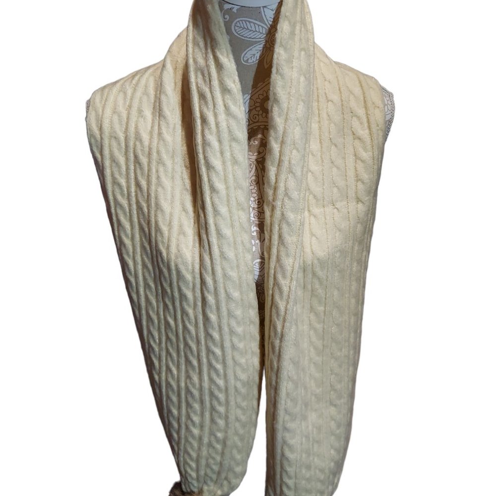 FRYE And CO. Cable Pom Scarf NWT
